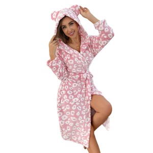 Peignoir long en flanelle de luxe chaud pour femme avec capuche, épais, en polaire léopard, idéal pour l'hiver - Product Image 5