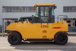 Gran demanda de maquinaria superventas: Rodillo compactador Walmech WP267H/WP307H de 30 y 26 toneladas con motor y bomba totalmente hidráulicos. - Product Image 2