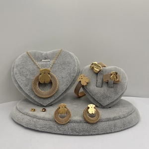 Sming Fashion 4pcs Schmuck Set Bären förmiger Anhänger 18 Karat vergoldet nicht trüben 316L Edelstahl Berühmter Designers chmuck