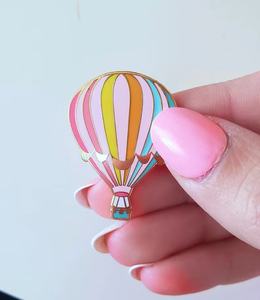 China Leverancier Metalen Emaille Ballon Broche Kruissteek Custom Naald Oppas Pin Magneet Voor Naaien - Product Image 4