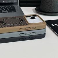 Coque de téléphone magnétique invisible avec béquille en fibre de carbone mate pour iPhone 14, emballage pour coque iPhone 15, coque pour iPhone 17 Pro