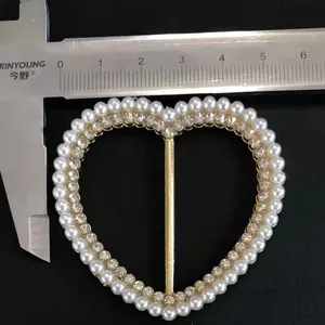 Herzform Großhandel Metall Frauen Schnalle, benutzer definierte Perle und Strass Schnallen