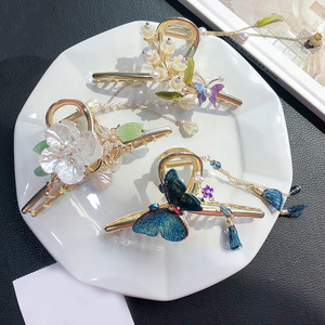 Chino Vintage bordado mariposa Metal pelo garra elegante deliciosa borla accesorio para el cabello perla flor forma Pinzas De Cabello - Product Image 3
