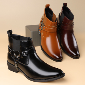 Bottes Chelsea pour hommes en PU brillant, avec boucle en métal en forme d'<span class=keywords><strong>aigle</strong></span>, chaîne, talon bas, semelle en caoutchouc résistante à l'usure, style punk décontracté, bottines à la cheville - Product Image 1
