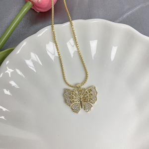Collier chaîne avec pendentif papillon plaqué or délicat, collier CZ, pendentif en forme de papillon coloré, collier de mode, bijoux - Product Image 3