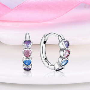 Orecchini da donna a forma di cuore colorati con zirconi, gioielli alla moda per l'uso quotidiano - Product Image 2