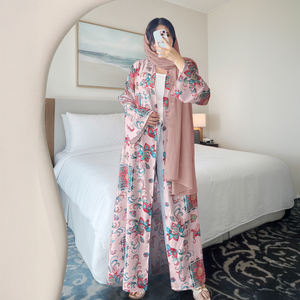 Ensemble Abaya Modeste Rose Poudré à Imprimé Floral 100% Polyester, Robe Longue à Manches Larges Évasées et Ouverture Avant, Écharpe Assortie, Style Bohème - Product Image 1