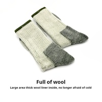 Chaussettes de randonnée en coton et élasthanne avec coussinets en tissu éponge pour une protection optimale contre les chocs, logo personnalisé sur le bord du chaussette pour la randonnée et le trekking