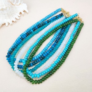 Collana girocollo da donna con perle di giada e cristalli a forma di abaco, in pietre semipreziose colorate, idea regalo - Product Image 2