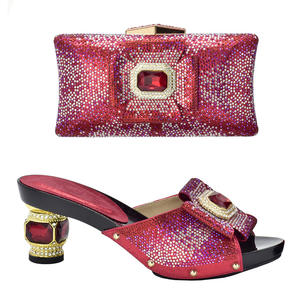 <span class=keywords><strong>Escarpins</strong></span> d'été de créateur de <span class=keywords><strong>luxe</strong></span> italien pour femmes chaussures à talons hauts carrés couleur citron bout ouvert ensemble de fête en strass rouge EUR 37-41 - Product Image 1