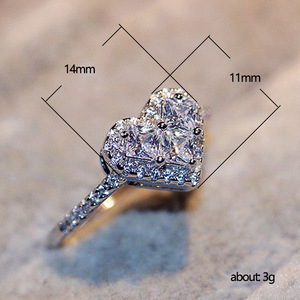 Anello con Diamante Taglio Cuore F1299, Gioiello Romantico Naturale per Fidanzamento Femminile - Product Image 4