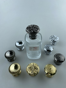 Flacon de parfum personnalisé en alliage de zinc avec pulvérisateur à pompe, marque personnalisée - Product Image 3