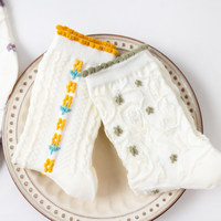 Chaussettes de curling brodées de fleurs colorées Motif coeur Chaussettes d'équipage géométriques en coton à haute élasticité