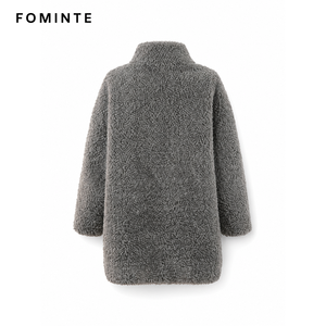 Veste <span class=keywords><strong>en</strong></span> fausse <span class=keywords><strong>fourrure</strong></span> bouclée pour femme, texture duveteuse Teddy, <span class=keywords><strong>col</strong></span> montant, manteau <span class=keywords><strong>en</strong></span> peluche avec fermeture boutonnée et poches, vêtement d'extérieur tendance pour l'hiver - Product Image 2