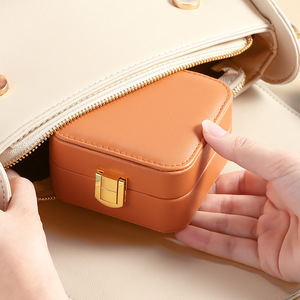Estuche para Joyas de Material PU con Tapa Abatible y Espejo, Estuche de Almacenamiento de Joyas, Estuche Multifuncional para Joyas Personalizado al Menor Grado - Product Image 3