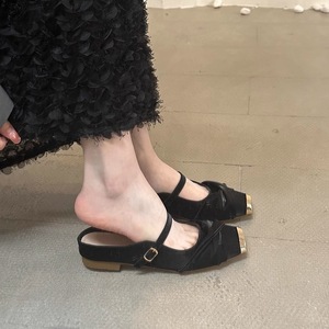 Mules à bout carré en métal pour femme, collection Printemps 2026, chaussures plates Mary Jane en cuir souple à enfiler avec bride unique - Product Image 2