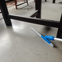 Serpillère légère et économique pour le nettoyage quotidien des surfaces dures de la maison, de la cuisine et de la salle de bain