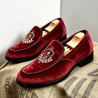 Chaussures habillées formelles pour hommes Xuanhui, en velours bleu, avec broderie de blason, mocassins à enfiler, style italien de luxe, chaussures de soirée, taille 39-48