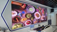 Écran LED d'intérieur couleur pleine P2, économie d'énergie, HDR10, 4K, fréquence de rafraîchissement 3840Hz, adapté à l'installation murale
