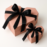 Boîte cadeau en papier de qualité supérieure en gros 2025 pour la Saint-Valentin, dossiers réutilisables en forme de cœur, ruban, mariage, fête des mères, emballage de chocolat