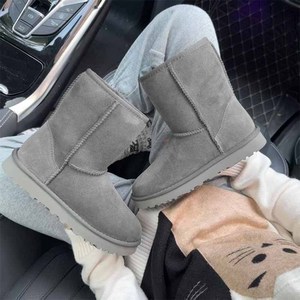 Vente en <span class=keywords><strong>gros</strong></span> 2025 Hiver <span class=keywords><strong>Bottes</strong></span> de neige doublées de fourrure pour femmes Design classique <span class=keywords><strong>Bottes</strong></span> <span class=keywords><strong>hautes</strong></span> isolées épaisses et chaudes en laine et coton - Product Image 4
