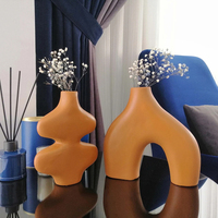 Vases à fleurs en céramique d'art créatif Ins Décoration d'intérieur nordique Table Vase en céramique moderne
