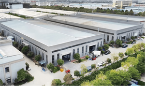 De hoogwaardige grasmaaier is geschikt voor middelgrote en grote gazons en heeft een hoge aanpassingsvermogen aan diverse terreinen. - Product Image 5