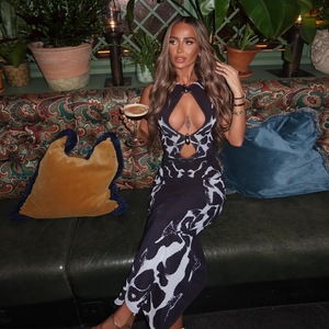 Vestido Halter con Estampado de Leopardo Estilo Europeo Americano, Cintura Natural, Sin Mangas, Diseño Transpirable con Recortes, Ideal para Club - Product Image 1