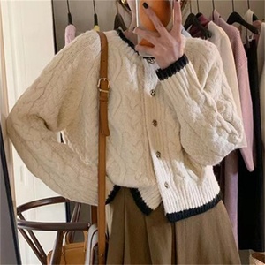 Cardigã Feminino de Tricô Estilo Coreano Outono/Inverno Novo - Casaco Solto de Caimento Elegante e Sofisticado - Product Image 3
