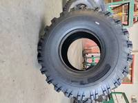 إطارات عالية الجودة للآلات الثقيلة واللوادر مقاس 1200x500-508 OTR