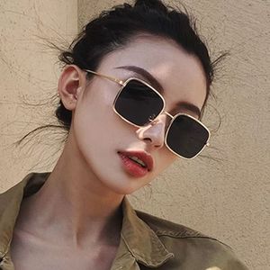 Lunettes de soleil pour femmes, monture carrée, argent, UV400, verres polarisés en résine, alliage de cuivre, pour visage rond, style coréen - Product Image 1