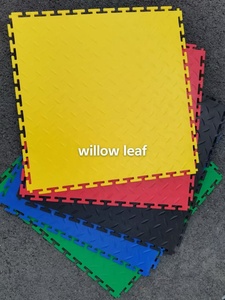 Baldosas de PVC para Piso de Garaje, Fáciles de Limpiar, Resistentes a las Manchas, para un Mantenimiento Rápido en Talleres de Reparación y Áreas de Servicio - Product Image 2