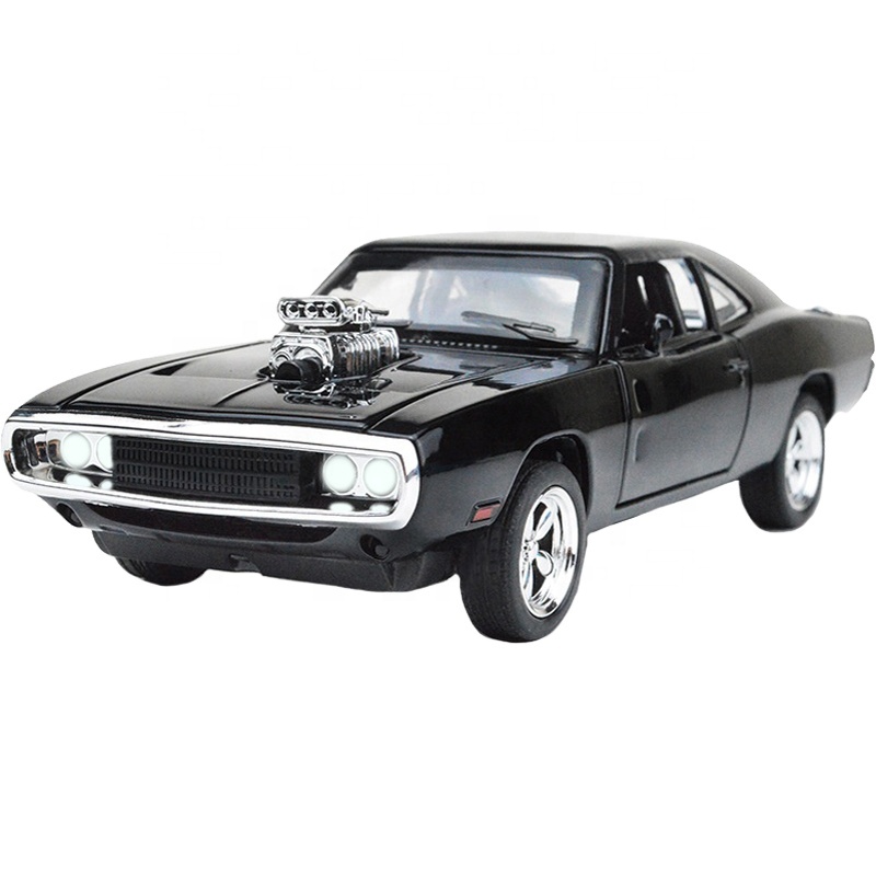 Dodge Challenger 1970 1:32 Масштаб литой модели автомобилей Вытяните назад Автомобили звуком и светом коллекция в подарок на день рождения 4 вида цветов