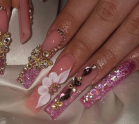 Ongles en acrylique faits à la main, longs et carrés, avec un design de papillon 3D et de fleurs en dégradé violet Y2K, pour salon de manucure