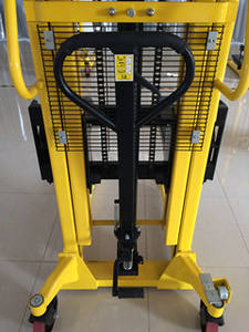 Apilador <span class=keywords><strong>manual</strong></span> de montacargas <span class=keywords><strong>manual</strong></span> Apilador de palets de 1 tonelada El elevador más barato - Product Image 4