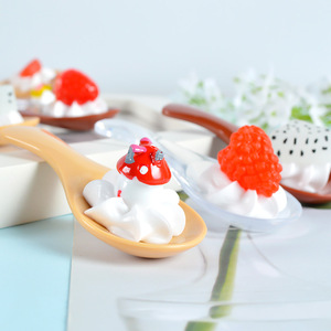 Cuillères à glace simulées, jouets de dessert, modèles alimentaires, décorations/accessoires DIY en forme de fruit du dragon et de fraise - Product Image 2