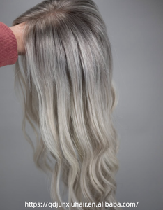 Topper capillaire en <span class=keywords><strong>cheveux</strong></span> humains ondulés Ombré Gris Cendré Argenté Slavic Beauty, avec base en dentelle respirante et aspect naturel, pour <span class=keywords><strong>cheveux</strong></span> clairsemés - Product Image 3