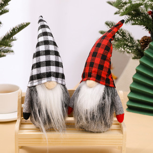 Gnome de Noël en peluche sans visage avec chapeau à carreaux de buffle, ornement de bureau autoportant pour la décoration de la maison en période des fêtes - Product Image 6