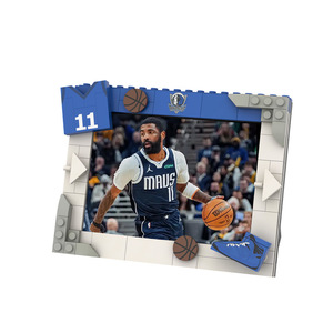 Cadre photo en blocs de construction ABS inspiré du logo d'équipe - Décoration sportive personnalisable pour bureau d'amateur de basketball - Product Image 3