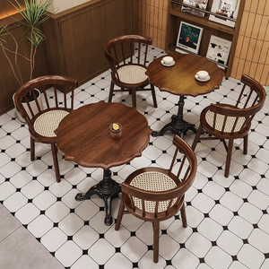 Nueva combinación de mesa y silla de madera maciza de Café Chino, tienda de repostería retro, postre, tienda de té de la leche, silla de ratán, mesa redonda pequeña - Product Image 4