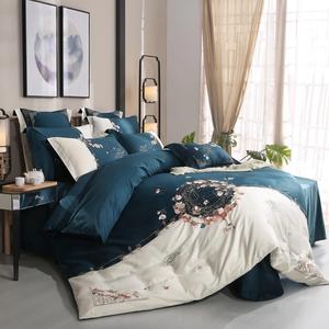 Juego de Funda Nórdica de Lujo Blanco Tamaño King, con Bordado, Juego de Ropa de Cama Azul de Cuatro Piezas, 100% Algodón, ODM/OEM - Product Image 2