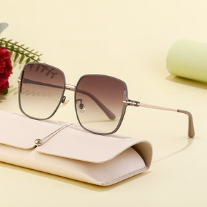 Nuevas gafas de sol polarizadas con montura cuadrada para mujer, montura metálica, protección UV400, lentes TAC de clase 2, Color negro C1C2C3C7C9 - Product Image 2