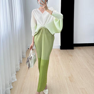 Vente de robes mi-longues pour femmes, tendance, haut de gamme, été, écologiques, naturelles, plissées, à blocs de couleur, à manches chauve-souris, fournisseur réputé - Product Image 3