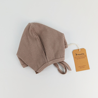 Pinuotu Ribbed Baby Bonnet Boy Girl Infants Sombreros cálidos ajustables Brown Pompom Bobble Cordón Cozy Caps Bonnets