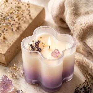 Bougie parfumée en cire de soja Relaxlines - Fabriquée à la main dans des pots en verre assortis, plusieurs tailles et couleurs - Product Image 4