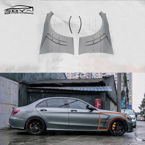 W205 Mise à jour <span class=keywords><strong>CS</strong></span> Style C63 de haute qualité Kit de carrosserie de pièces automobiles avec pare-chocs et grille d'aile pour Mercedes Benz W205 Classe <span class=keywords><strong>C</strong></span> - Product Image 4