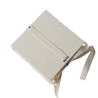 Boîte rigide en carton recyclable personnalisée pour bijoux, insert en mousse éco-responsable PPWR, logo personnalisé pour collier et boucles d'oreilles