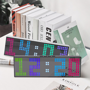 Nouvelle horloge numérique électronique à matrice de points RGB avec commande vocale, calendrier, compte à rebours et minuterie pour la maison, à poser ou à accrocher au mur - Product Image 3