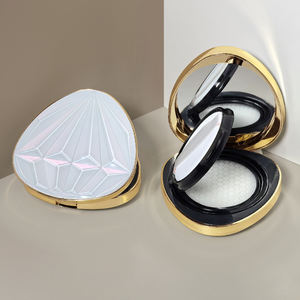 Caja <span class=keywords><strong>de</strong></span> plástico con cojín <span class=keywords><strong>de</strong></span> aire con cierre magnético extraíble interior en forma <span class=keywords><strong>de</strong></span> triángulo con <span class=keywords><strong>corrector</strong></span> y embalaje <span class=keywords><strong>de</strong></span> cosméticos en polvo - Product Image 4