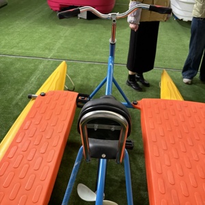 Bote a Pedal Doble Rotomoldeado <span class=keywords><strong>de</strong></span> PE QIQU USA Chevron Phillips para 2 Adultos, Bicicleta Acuática Comercial <span class=keywords><strong>de</strong></span> 3 Pontones - Product Image 3